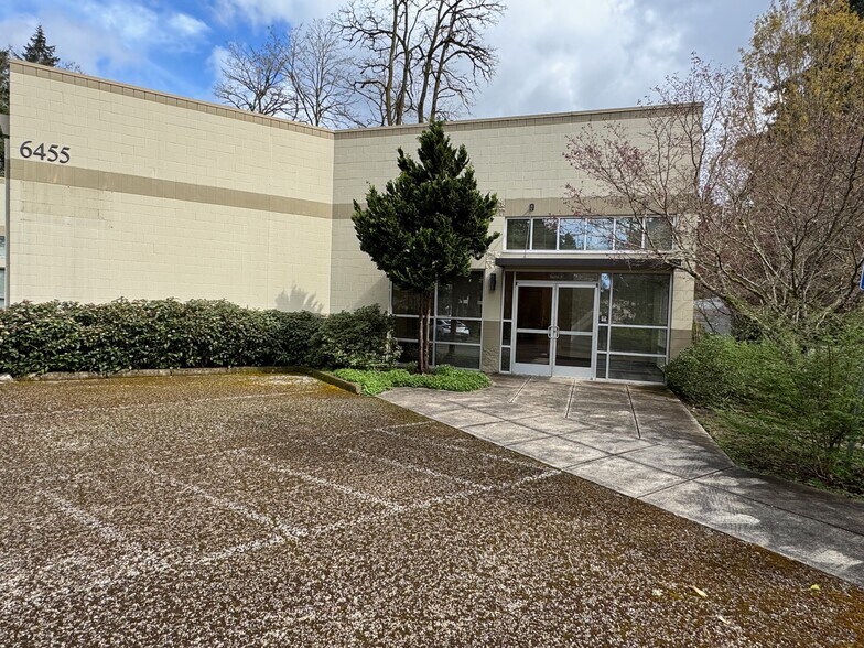 More Photos Of 6455 Lakeview Blvd, Lake Oswego Flex For Lease