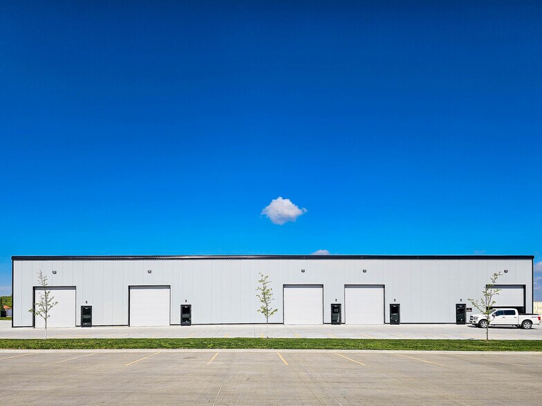 Primary Photo Of 20070 Hampton Dr, Gretna Warehouse For Lease