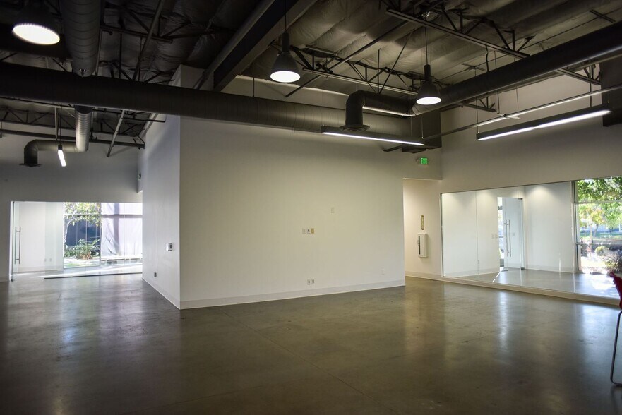 More Photos Of 950 Reserve Dr, Roseville Loft Creative Space For Lease