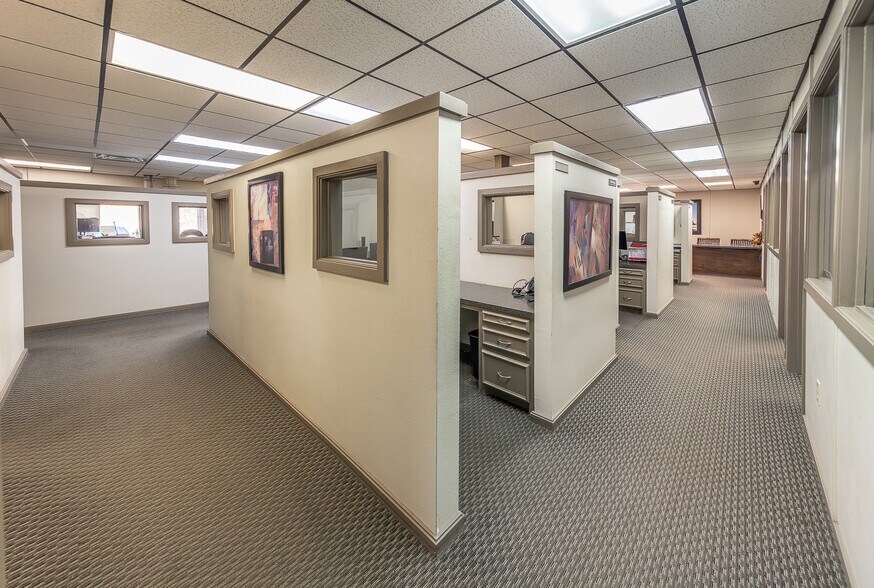 More Photos Of 2599 74th St, Lubbock Office For Sale