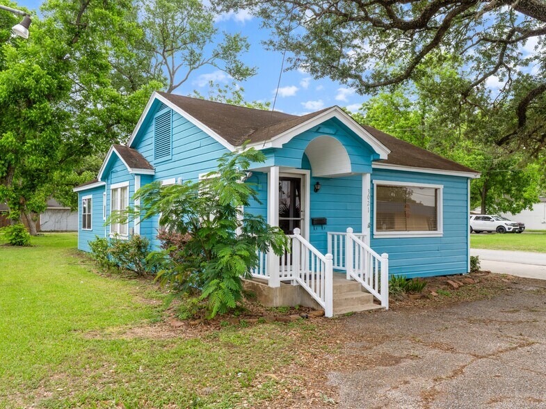 More Photos Of 3021 Avenue F, Bay City Multifamily For Sale