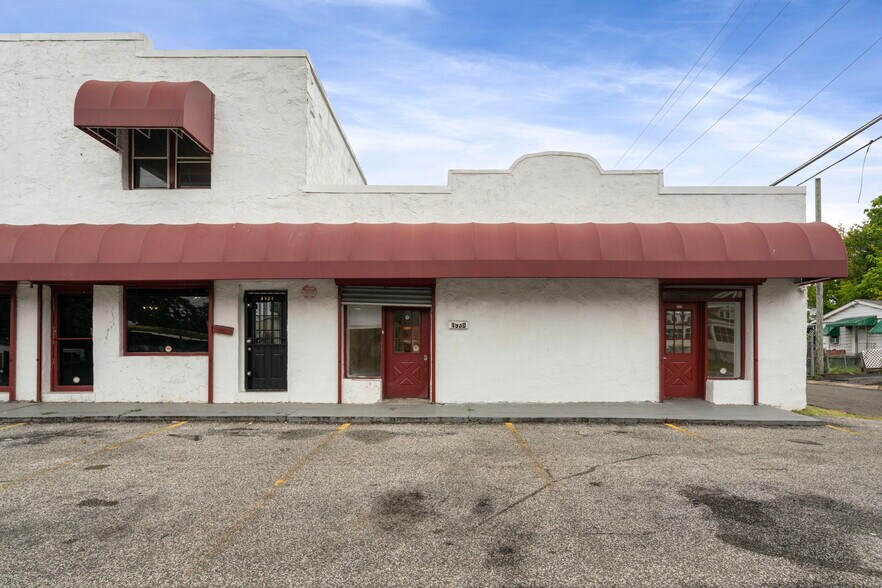 More Photos Of 4928 Marlboro Pike, Capitol Heights General Retail For Lease