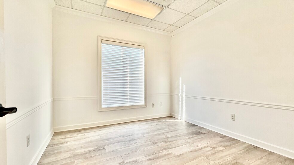 More Photos Of 535 Queen City Pky, Gainesville Office For Lease