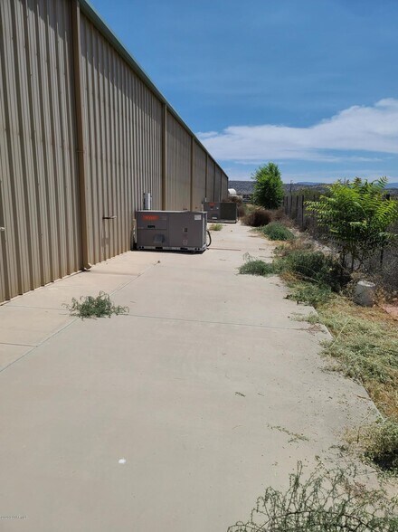 More Photos Of 1655 S Sullivan Ln, Camp Verde Warehouse For Lease