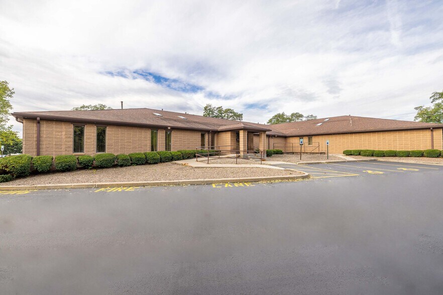 More Photos Of 2211 Lyell Ave, Rochester Medical For Lease