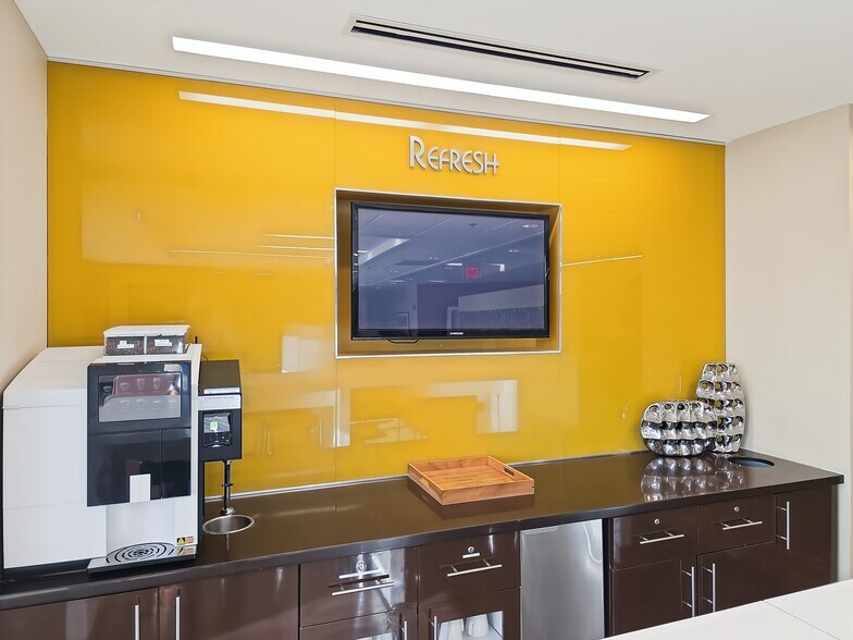 More Photos Of 11555 Medlock Bridge Rd, Duluth Coworking Space