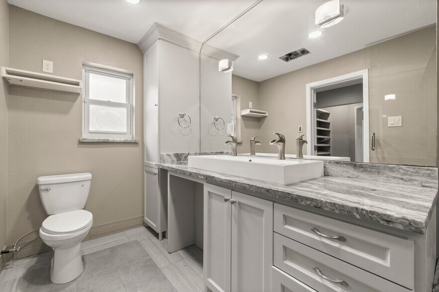 More Photos Of 2042 Teal Dr, Spring Dormitory For Sale
