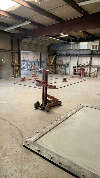 More Photos Of 2714 Southern Ave, Memphis General Retail For Lease