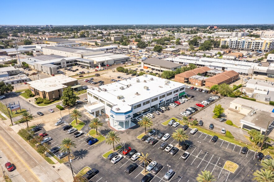 More Photos Of 3908 Veterans Memorial Blvd, Metairie General Retail For Sale