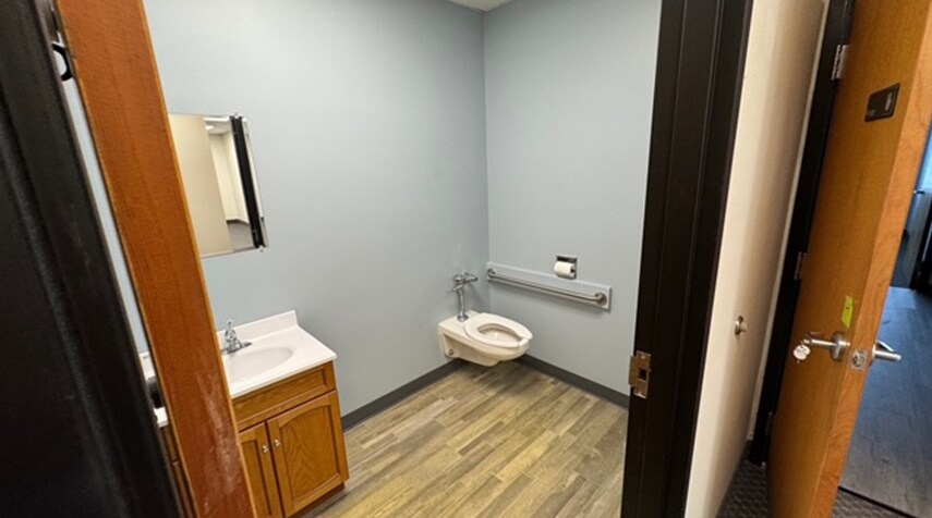 More Photos Of 270 Benton Dr, East Longmeadow Medical For Lease