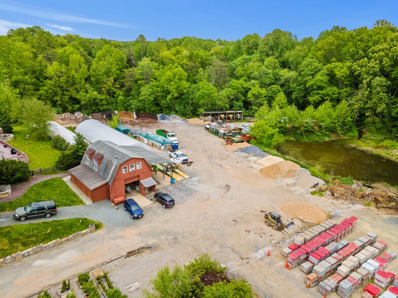 More Photos Of 11501 Popes Head Rd, Fairfax Garden Center For Sale
