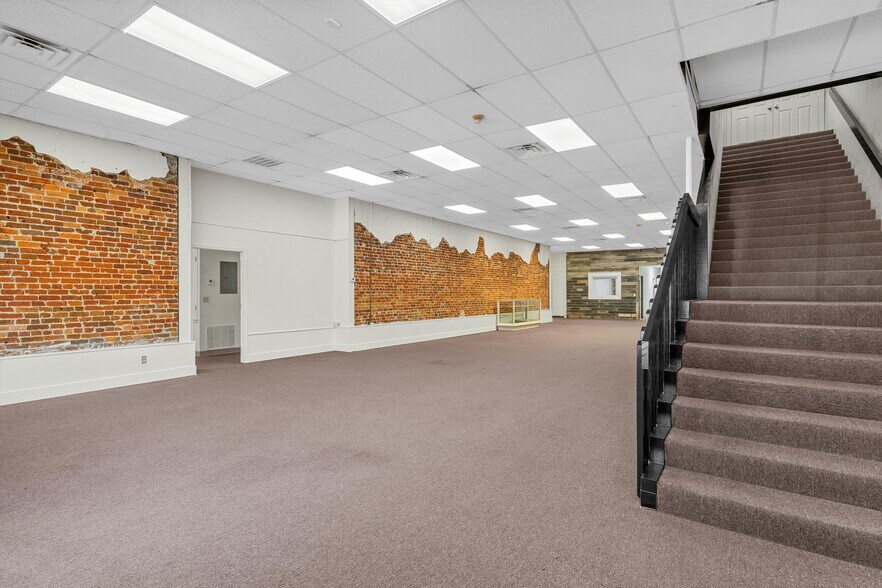 More Photos Of 107 W Main St, Cameron Storefront Retail Office For Sale