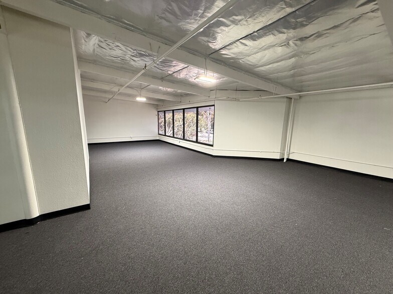 More Photos Of 487 Calle San Pablo, Camarillo Warehouse For Lease