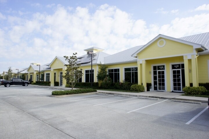 More Photos Of 1239 SE Indian St, Stuart Light Distribution For Lease