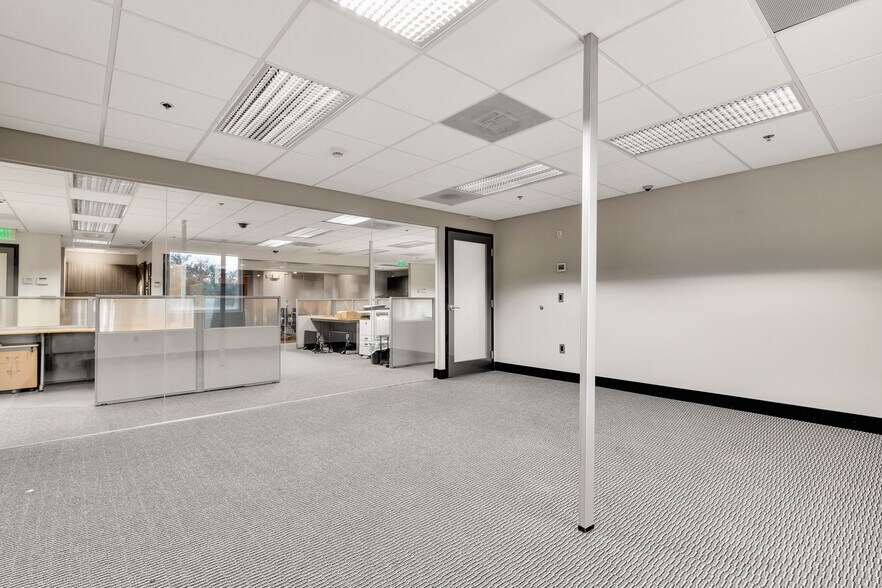 More Photos Of 12595 SW 137th Ave, Miami Office Residential For Lease