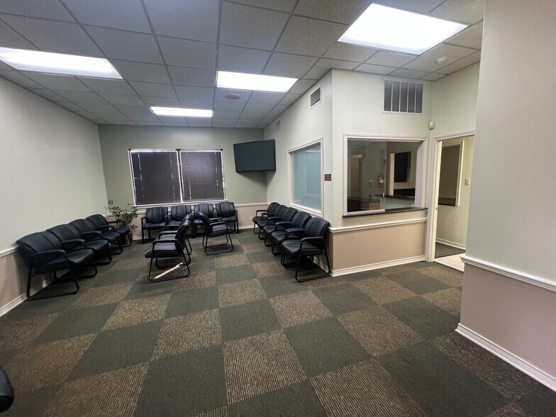 More Photos Of 1509-1601 E Front St, Tyler Medical For Sale