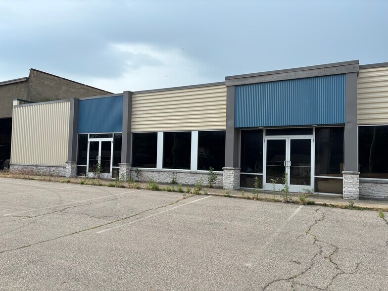 Primary Photo Of 1160 E Napier Ave, Benton Harbor General Retail For Sale