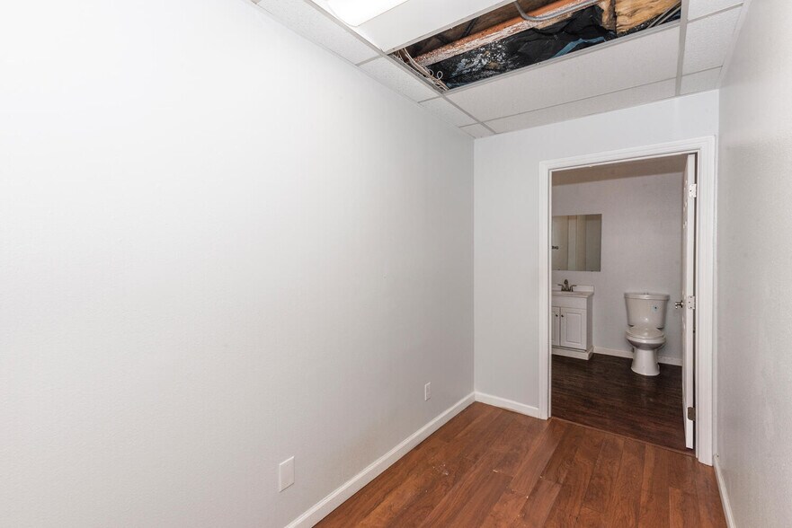 More Photos Of 266 S Magnolia Ave, El Cajon Office For Lease