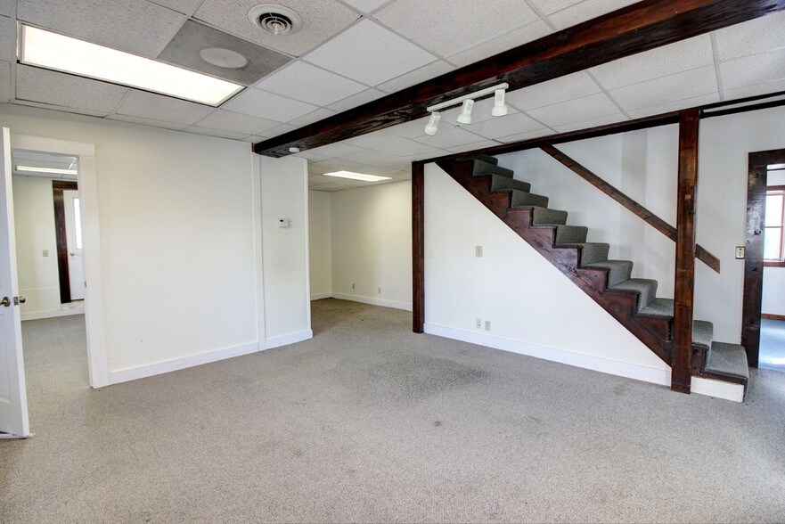 More Photos Of 142 Middle St, Geneva Warehouse For Sale