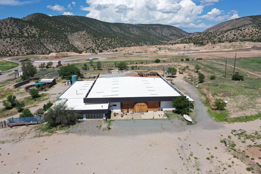 More Photos Of 27489 US Highway 70, Glencoe Showroom For Sale