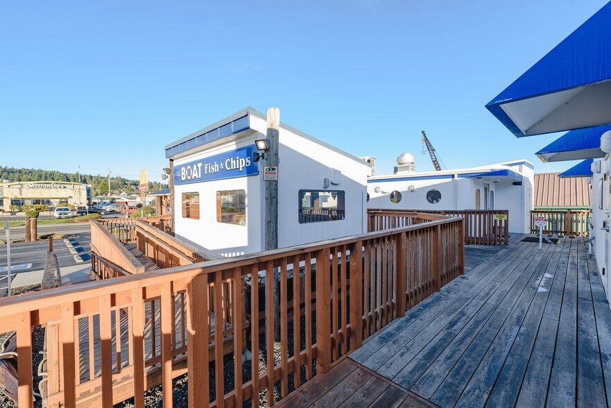 More Photos Of 102 Hall Ave, Coos Bay Restaurant For Sale