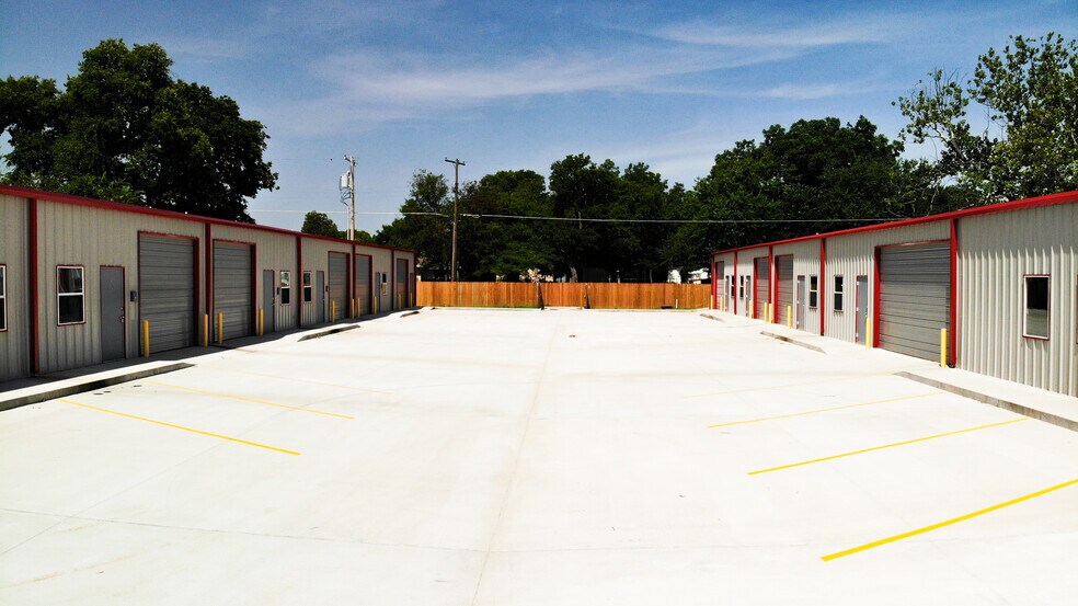 Primary Photo Of 607 S Lake Murray Dr, Ardmore Showroom For Sale