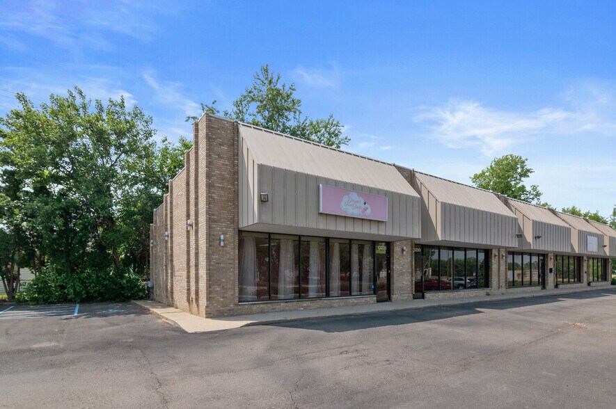 More Photos Of 13210-13270 Trenton Rd, Southgate Office For Lease