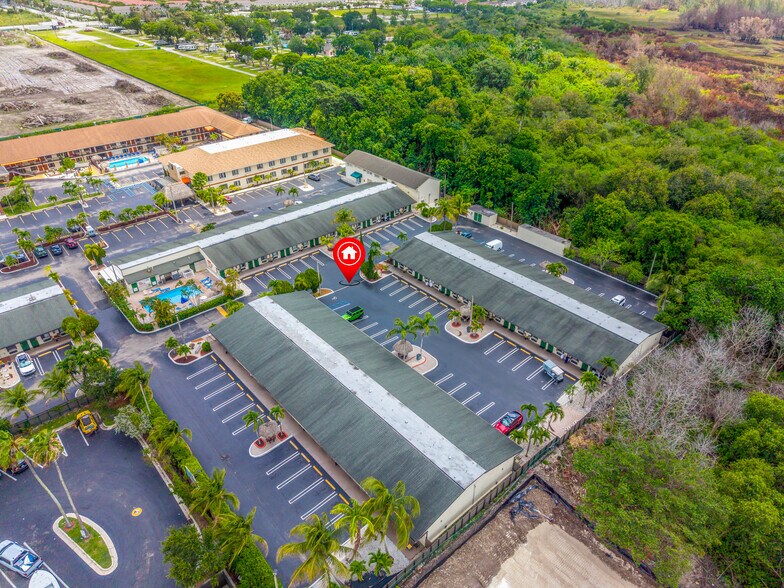 More Photos Of 333 SE 1st Ave, Florida City Hotel For Sale