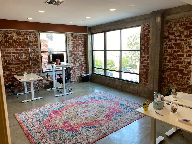 More Photos Of 2125-2139 Kern St, Fresno Loft Creative Space For Lease