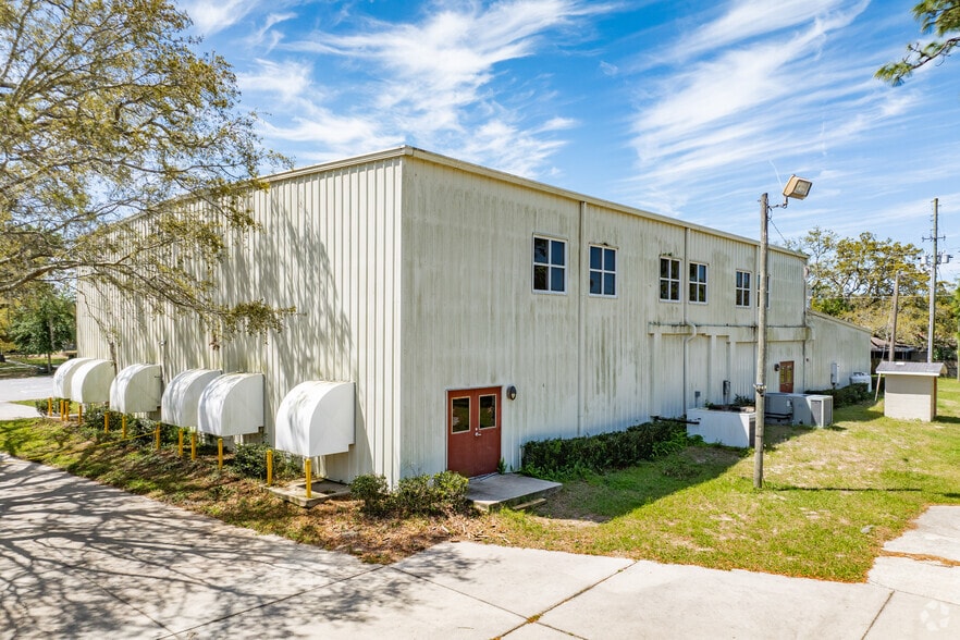 More Photos Of 5015 Darlington Rd, Holiday Religious Facility For Lease