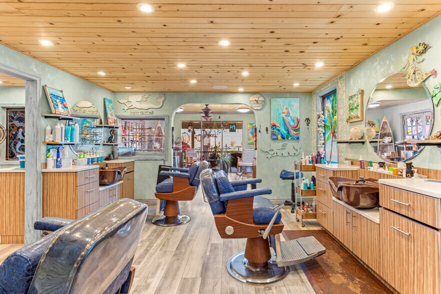 More Photos Of 35135 Warren Rd, Westland Freestanding For Lease