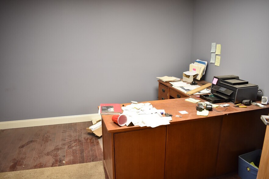 More Photos Of 135 Howard Rd, Fulton Industrial For Sale