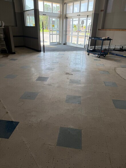 More Photos Of 701 Atlanta Rd, Seaford Freestanding For Lease