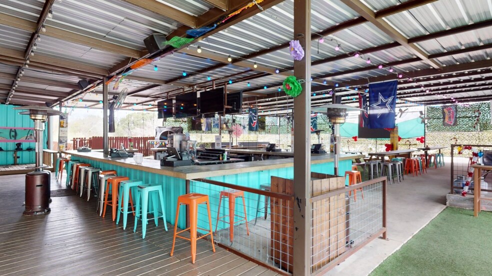 More Photos Of 18745 Redland Rd, San Antonio Restaurant For Lease