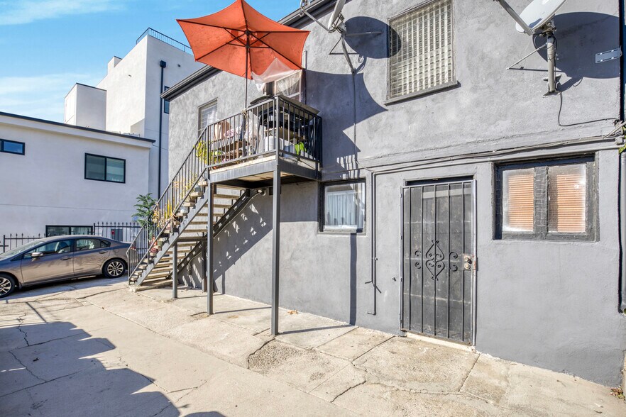 More Photos Of 732 Robinson St, Los Angeles Apartments For Sale