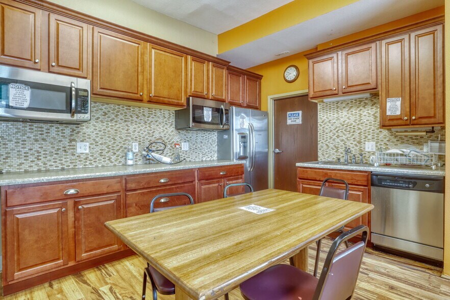 More Photos Of 2722 Park Ave, Minneapolis Office Residential For Sale