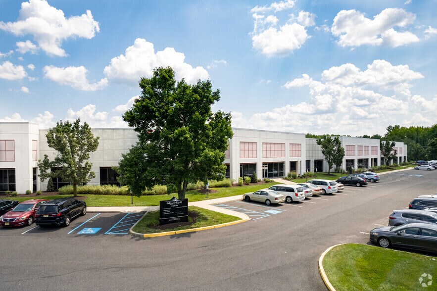 More Photos Of 5 Terri Ln, Burlington Flex For Lease
