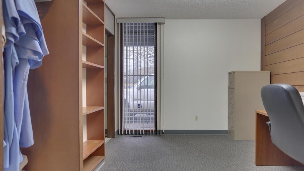More Photos Of 15012 SE Stark St, Portland Office For Lease