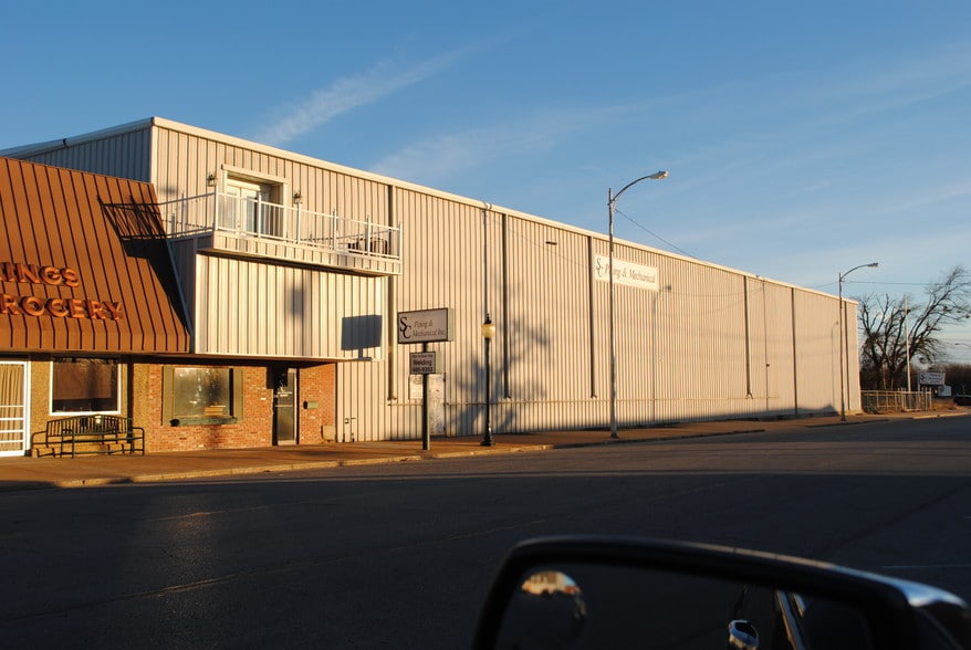 More Photos Of 223-227 S Main St, Wagoner Warehouse For Sale