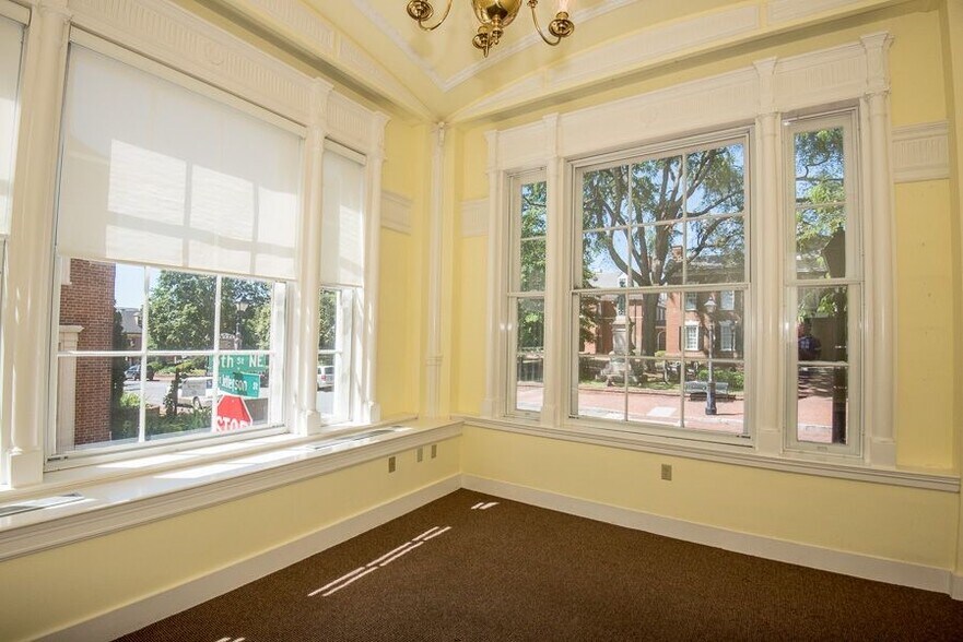 More Photos Of 500 Court Sq, Charlottesville Office Residential For Sale