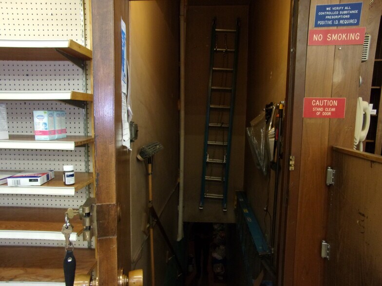 More Photos Of 6918 W Archer Ave, Chicago Storefront For Sale