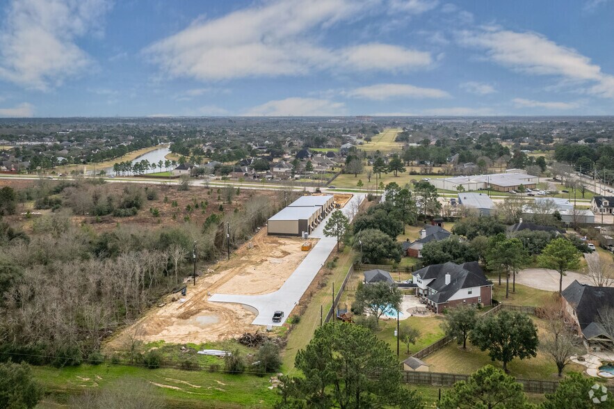 More Photos Of 17214 Huffmeister Rd, Cypress Showroom For Sale