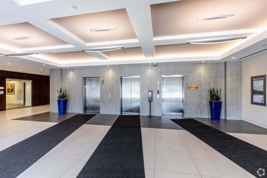 More Photos Of 185 Admiral Cochrane Dr, Annapolis Medical For Lease