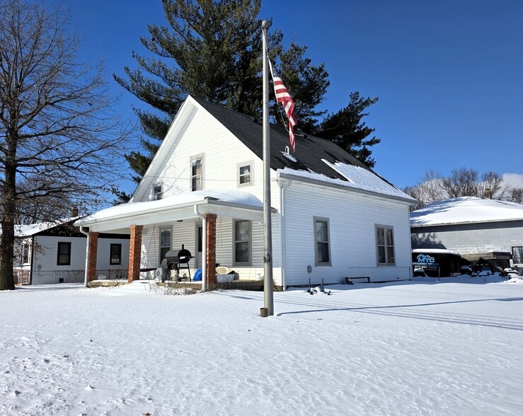 More Photos Of 560 Bridge St, Mooresville Flex For Sale