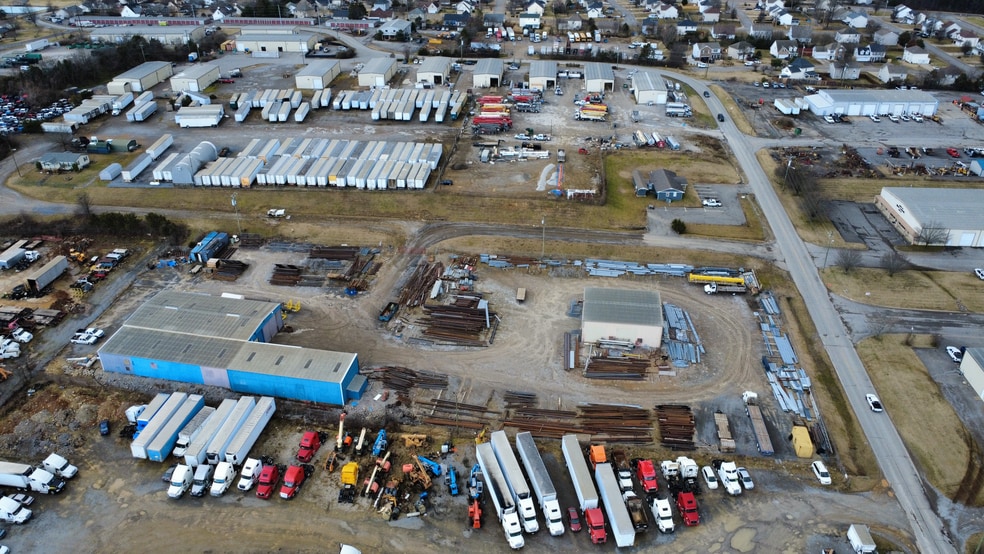 More Photos Of 378-382 Sandhill Rd, La Vergne Manufacturing For Lease