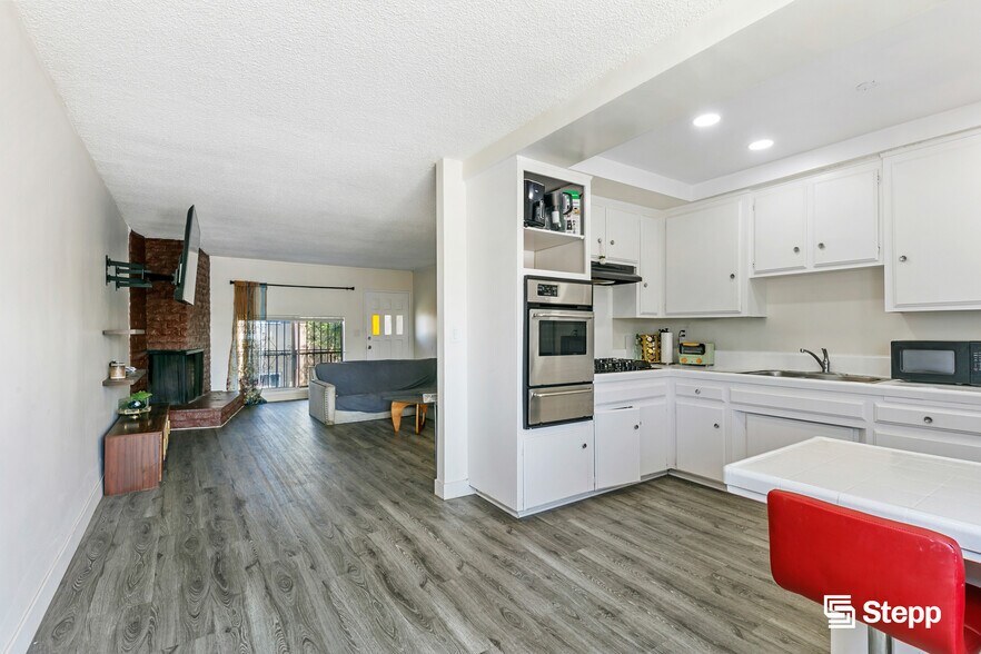 More Photos Of 245 E Artesia Blvd, Long Beach Apartments For Sale