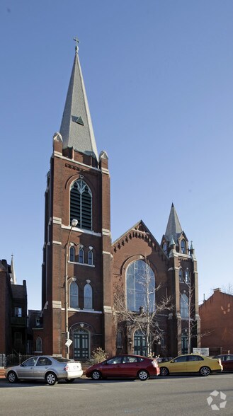 More Photos Of 1808 S 9th St, Saint Louis Freestanding For Sale