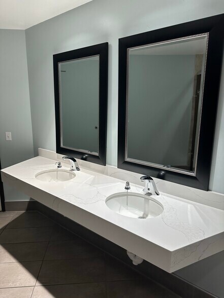 More Photos Of 5301 Truxtun Ave, Bakersfield Medical For Lease