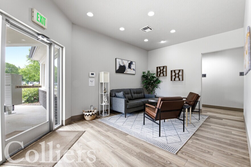 More Photos Of 1036 E Iron Eagle Dr, Eagle Office For Sale