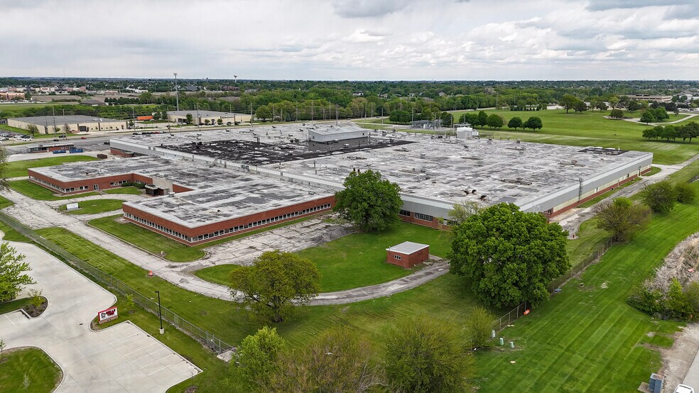More Photos Of 1601 General Electric Rd, Bloomington Warehouse For Lease